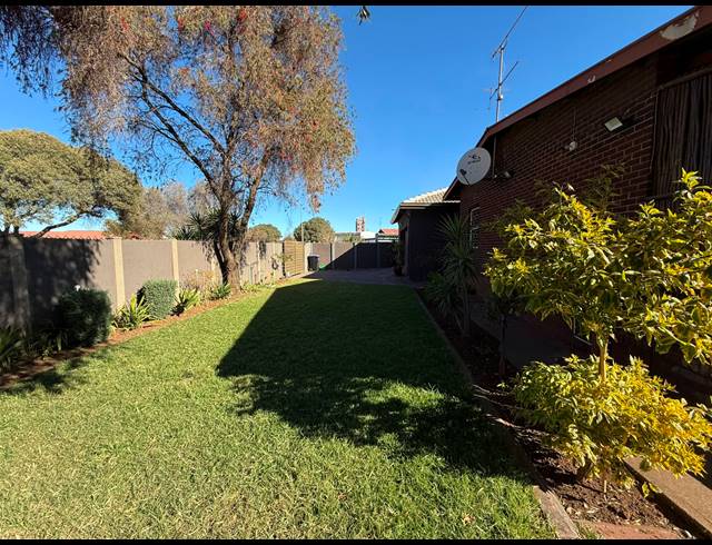 4 BEDROOM HOUSE FOR SALE IN VANDERBIJLPARK CE 3